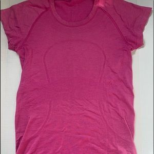 Lululemon Run: Swiftly Tech Short Sleeve Paris Pink